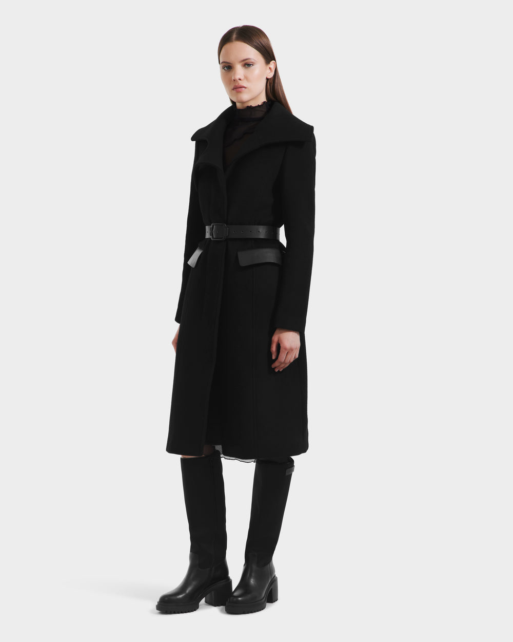 Alice Women's Noir Vobe en laine vêtements d'extérieur équipés