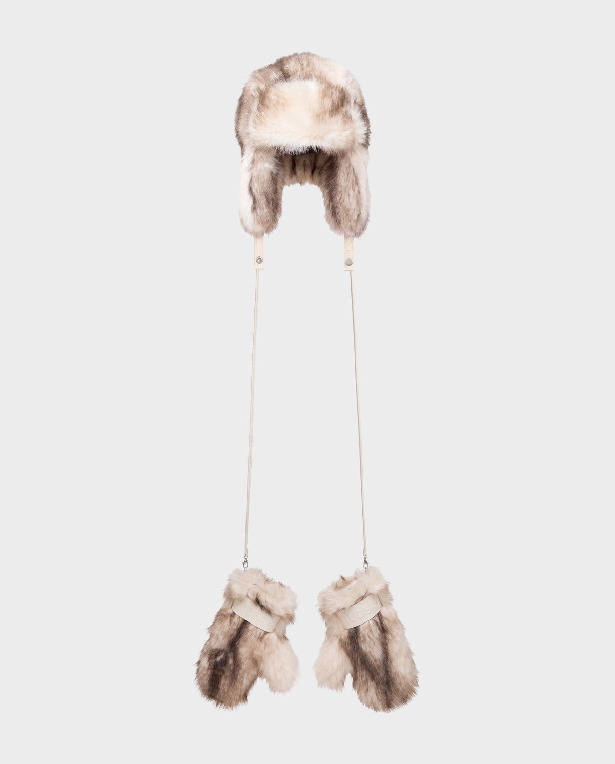 Rudsak LIRA - 8425024 Mix Vanilla faux fur aviator hat with ear flaps connected by long straps to a pair of matching faux fur mittens in this cozy women’s mitten set.