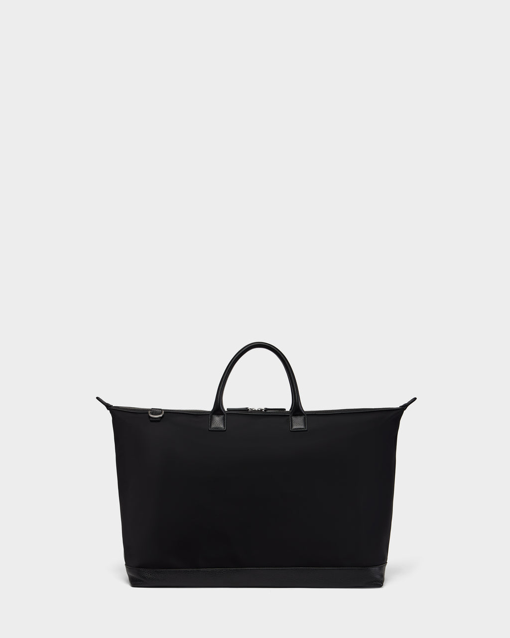 The Rudsak DUBLIN - 9324514 Black is a sleek unisex weekender tote with a sturdy handle, ideal for stylish getaways.