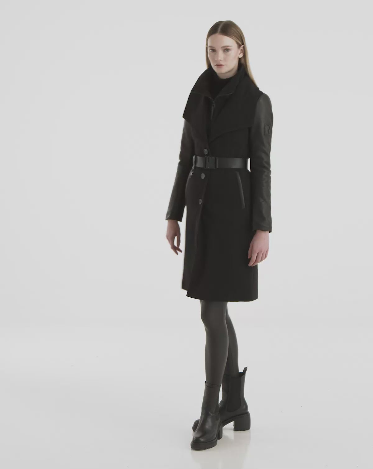 CELESTE Black Transitional Coat: Leather Sleeves, Versatile Fit