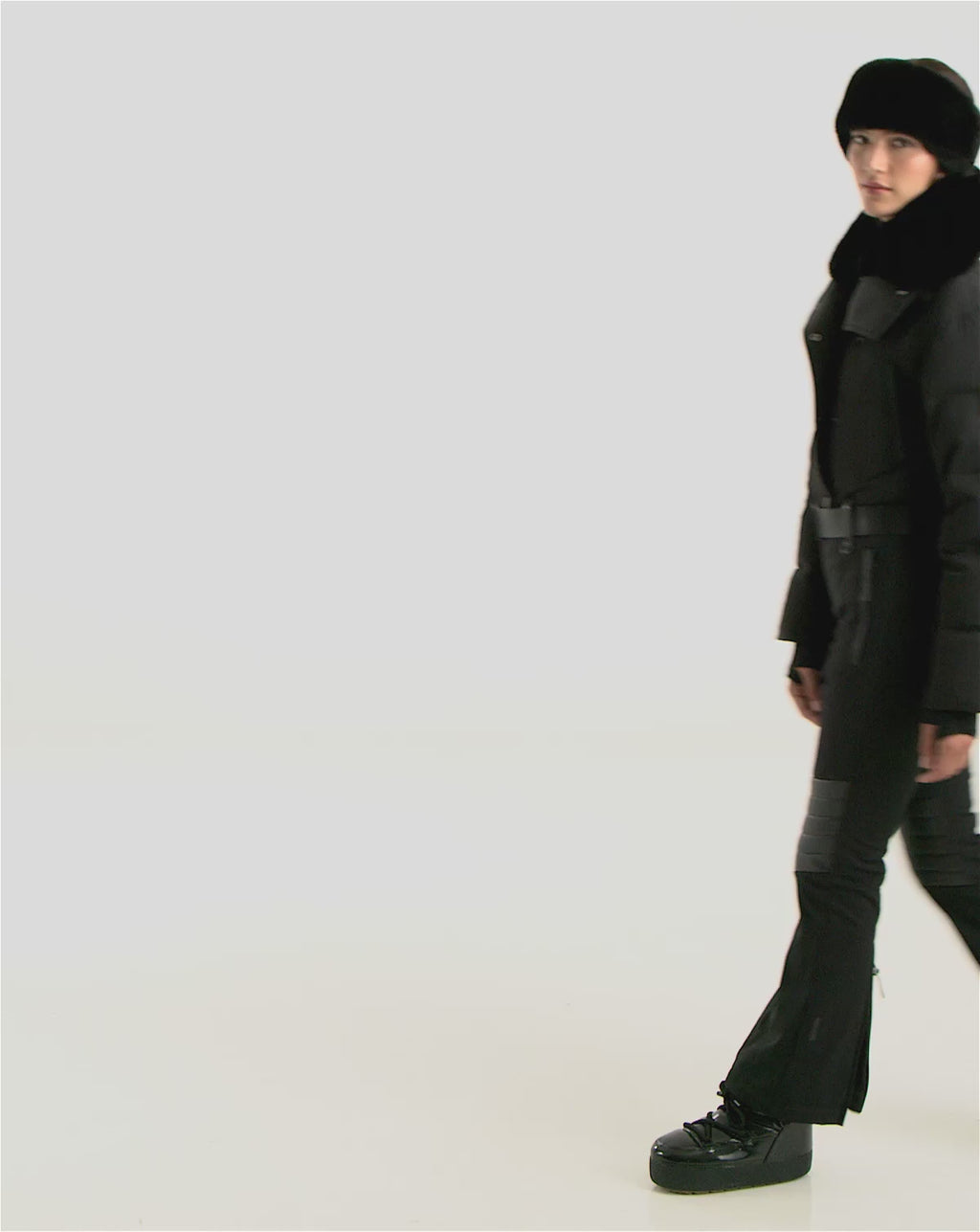 LOVE - 8124724 Black